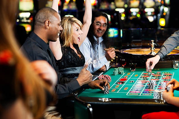 Live blackjack table with dealer and multi-camera feed on olb